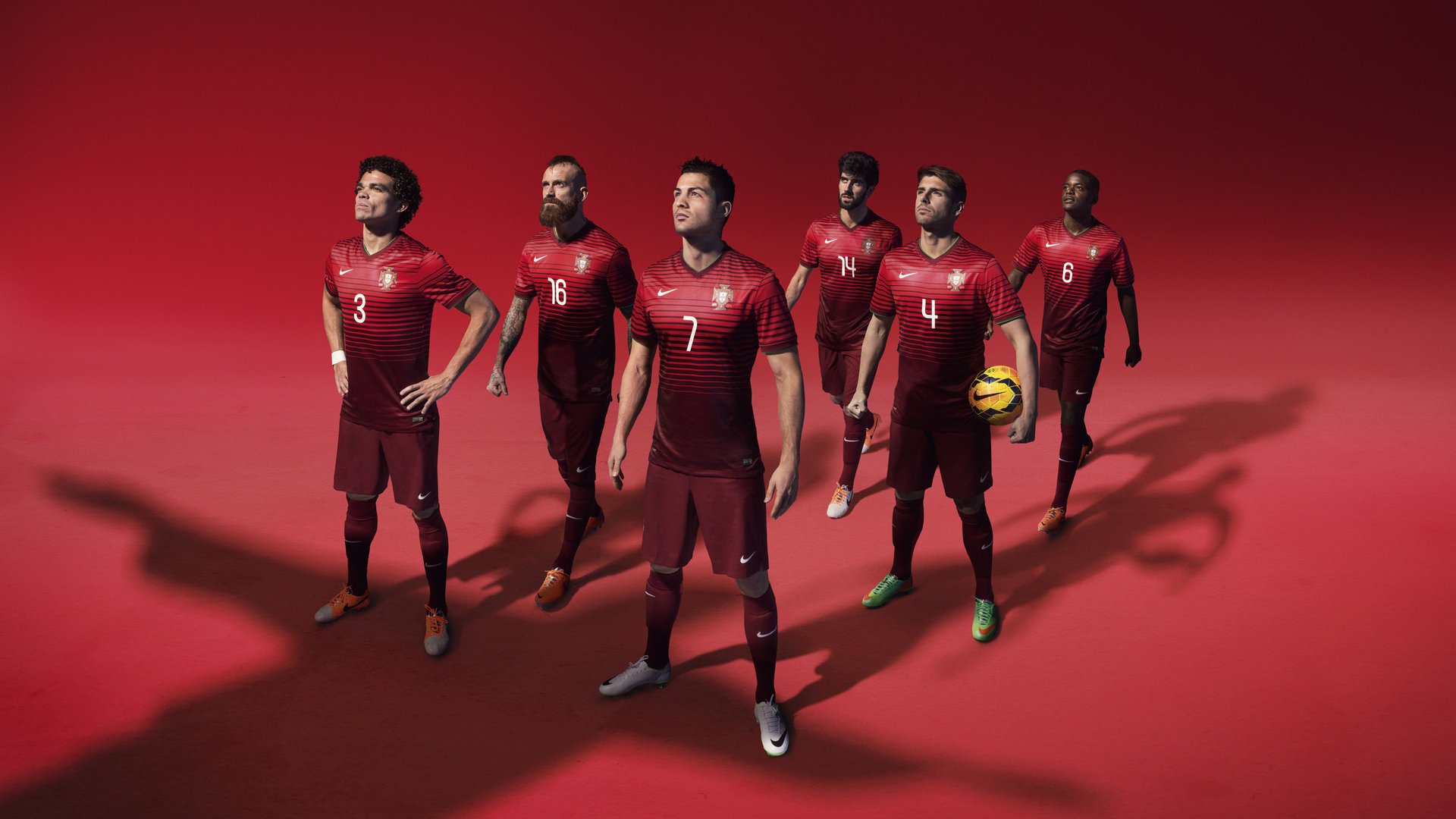 国足新帅上任,誓言带队冲击2026世界杯,国足新主帅最新人选